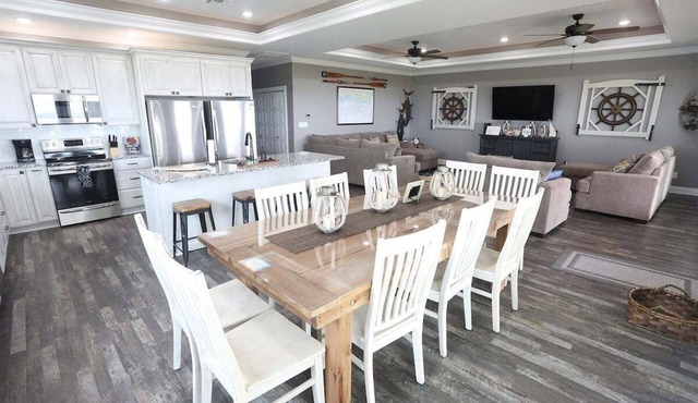 Family Tides - Beachfront - Island Realty