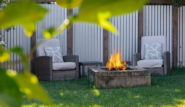 "Family Tides" – Short Stroll to the Beach