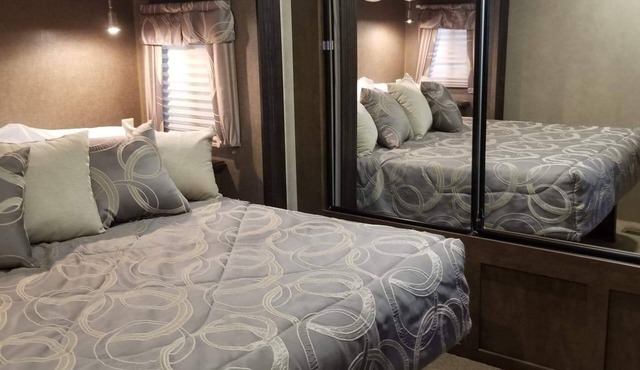 Family Time at Hills Hocking @ Pine Creek Villas: Creek Front