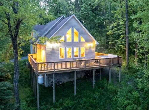 Family Time in Love, Virginia: Mountain Cabin Getaway