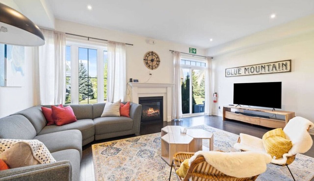 Family Townhome at Blue with Resort Shuttle