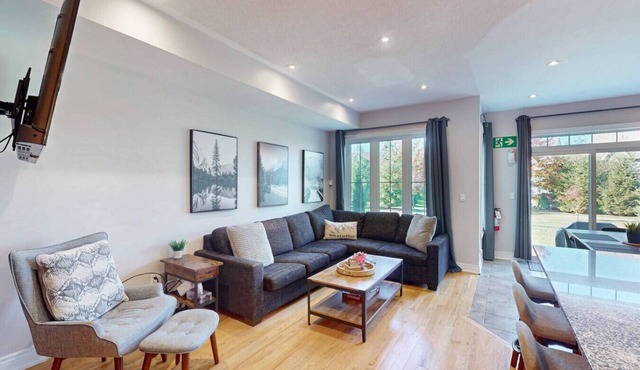 Family Townhome w/Summer Pool