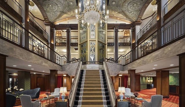 Family Trip! 2 Pet-friendly Suites, Short Drive to Water Place Park & Riverwalk!