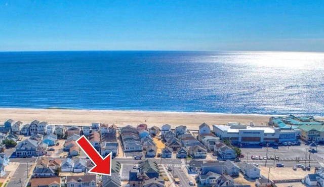 Family vacation! 3 min walk to beach & boardwalk, Free coffee and beach passes