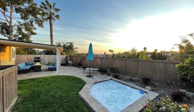Family Vacation Home, HotSpa, BBQ, Firepit, Game, Parking! Close to Delmar