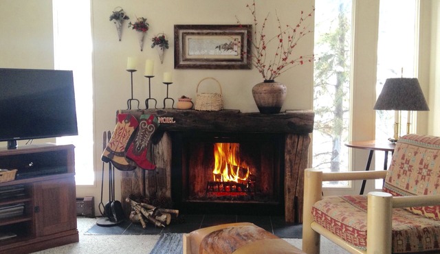 Family Vacation Home: West Vail. Mountain View.