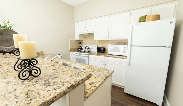 Family Vacation, Sleeps 10, Close to Theme Parks & Attractions.