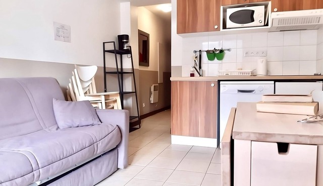 Family vacations! 2 well-decorated units, free parking, near ESF Valberg