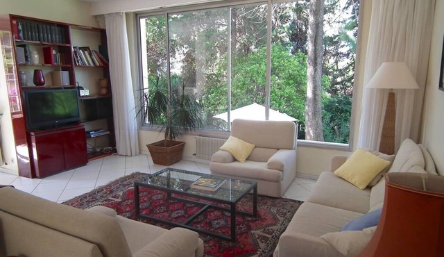 Family villa 300m from the sea and the city