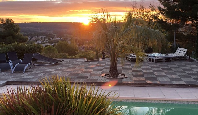 Family villa between sea and scrubland 15 min Mtp