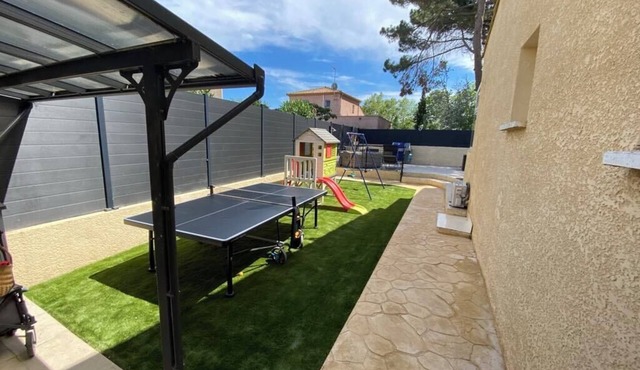 Family villa close to the sea and shops