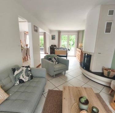 Family Villa for 6 People, 3 Bedrooms, Fenced Garden