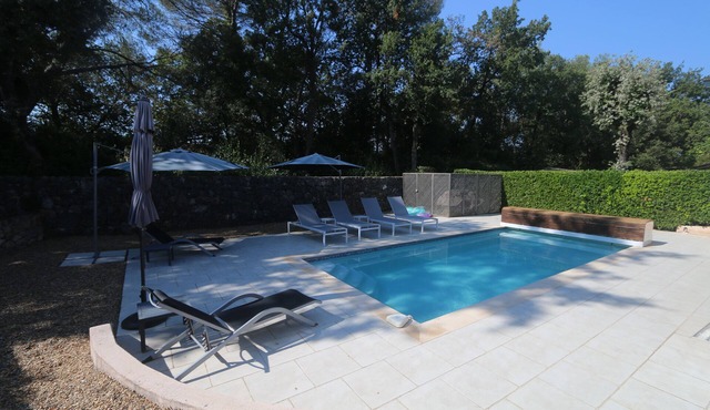 Family Villa, heated private pool, air con, wifi, Valbonne 10 min walk