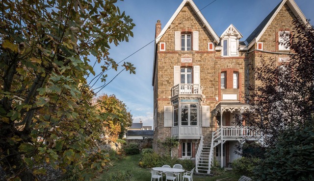 Family Villa in a quiet area close to beaches