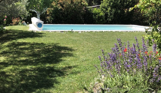 Family villa in the hills above Manosque