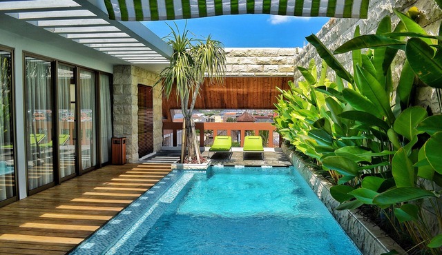 Family Villa with City & Pool View (TSky Villa 3)