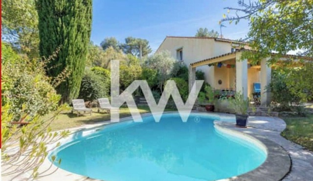 Family villa with swimming pool, pétanque and plancha