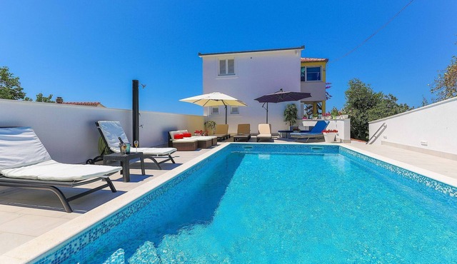 Family Villa with private pool and fantastic sea view for 12 people