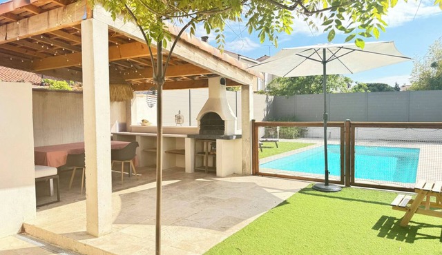 Family villa with pool 10min from MPL (train station and airport) and beaches