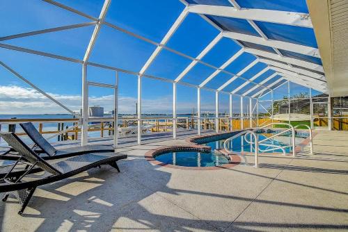 Family Waterfront 4BR Home Heated Pool Private Pier
