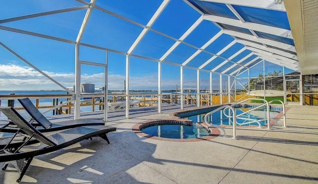 Family Waterfront 4BR Home Heated Pool, Private Pier
