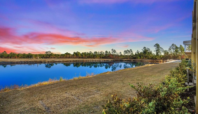 Family waterfront retreat-Near golf Beach Barefoot