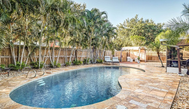 Family Winter Haven Retreat w/Pool & Game Room