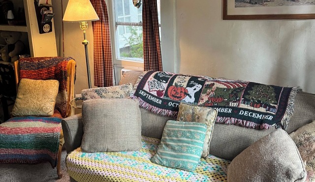 Famous fully furnished castle stone inn in nor cal