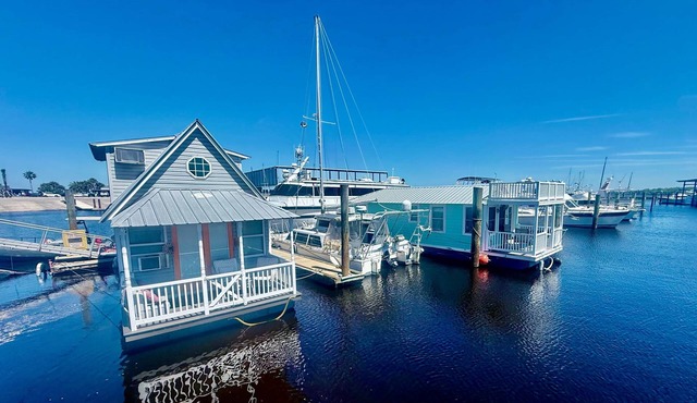 Famous Houseboat