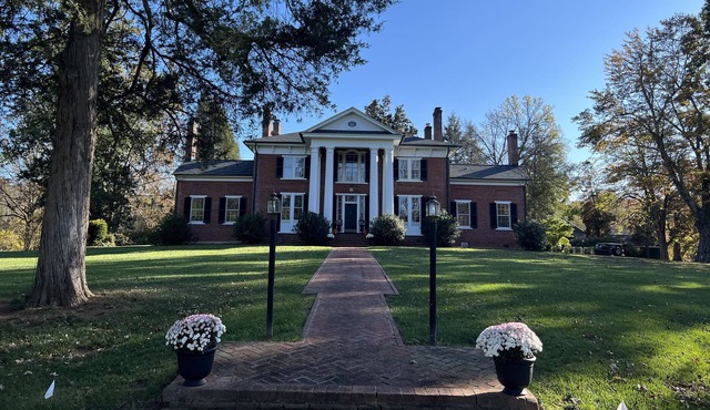 Famous luxurious Virginia Estate plus guest cottage, near Charlottesville, VA