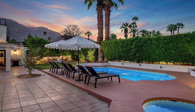 Famous Movie Colony Estate- Casa de Amigos Estate- Ultra Luxe, Pool, Spa, Firepit 4bd, 3.5bth