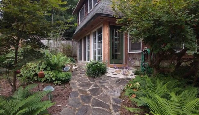 Famous Raleigh Mill House | Whimsical & Walkable