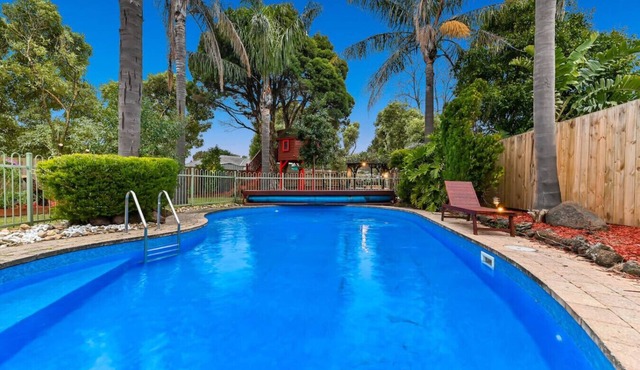 FamParadise: Pool, Cabin, Garden, Peace & More !