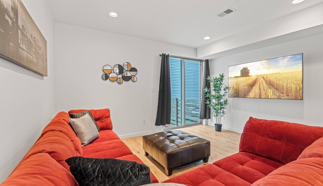 Fancy 4BR W/Hot Tub