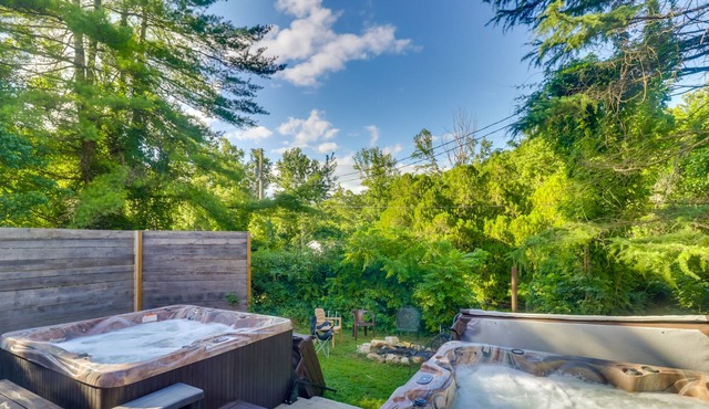 Fancy Hill Estate w/ Hot Tubs & Waterfront View!