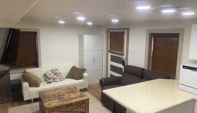 Fancy Mother-in-Law Suite! 1 month minimum.