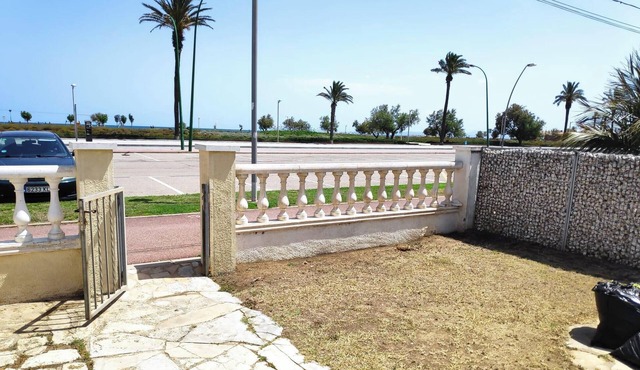 Fantástica casa a primera linea del mar en empuriabrava