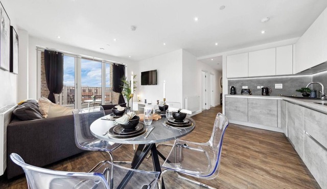 Fantastic 2 bed Flat with amazing view in Barking