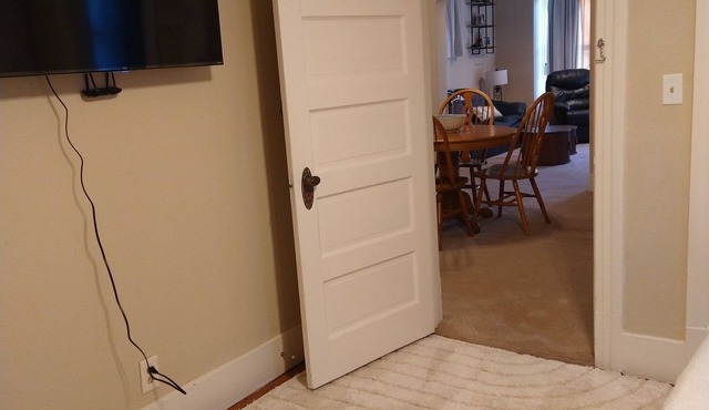 Fantastic 2-Bedroom Apartment in Seattle Central District minutes from downtown.