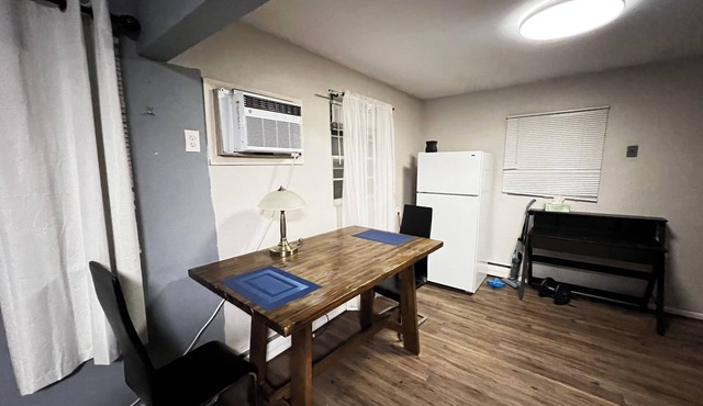 Fantastic 2-bedroom apartment with AC in charming Fargo