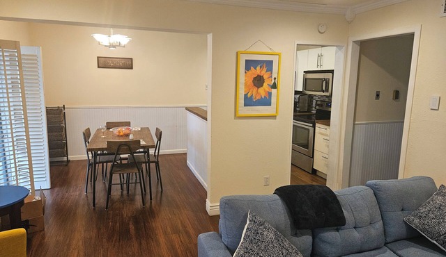 Fantastic 2-bedroom condo with AC in vibrant Dallas by SMU.