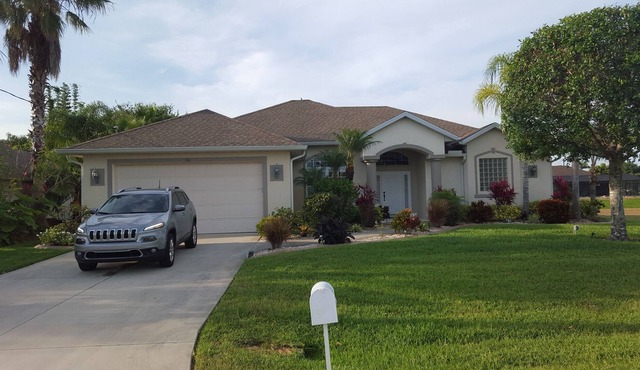 Fantastic 3/2 Villa minutes From White Beaches Of SWF, with Private Pool