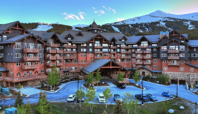 Fantastic 3 Bedroom 2 Bath Ski In Ski Out,