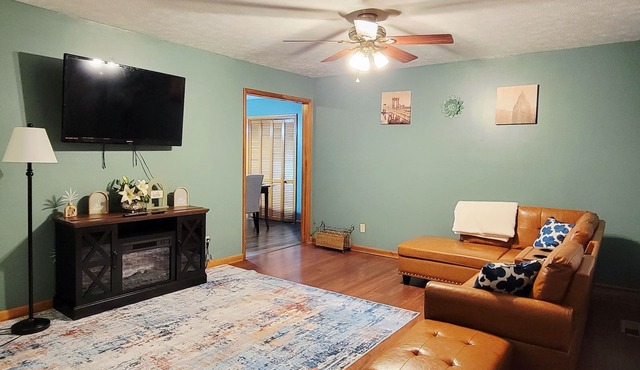 Fantastic 3-bedroom house in serene Green Forest with cool AC
