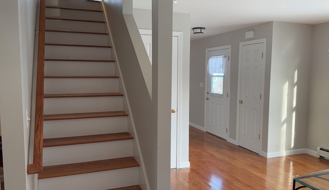 Fantastic 3-bedroom cape-house in charming Yarmouth, close to parks+ocean!