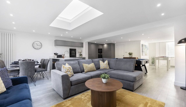 Fantastic 3 Bedroom Home in Gloucester City