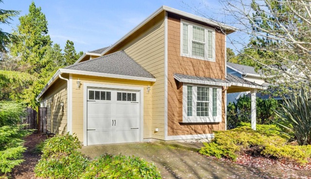 Fantastic 3-bedroom house in Nehalem perfect for your Oregon coast get away.