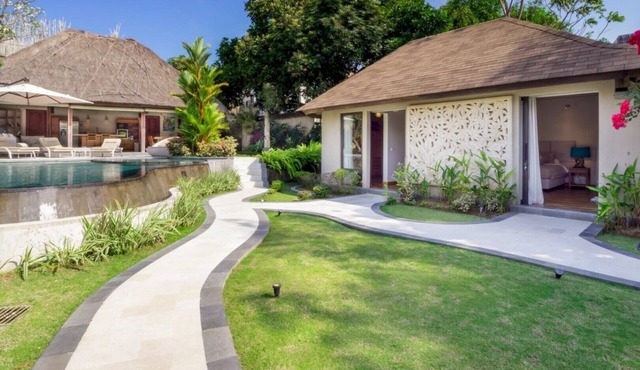 Fantastic 3BR Villa W/Pool & Garden, Bali Villa 2228