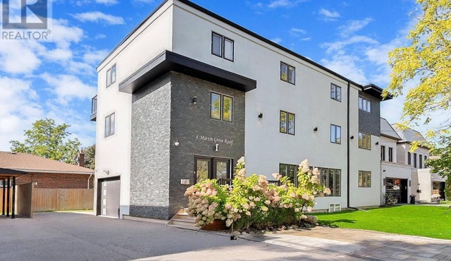 Fantastic 4-bedroom apartment with AC in charming Toronto