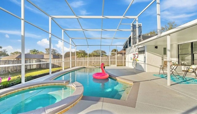 Fantastic 4-bedroom house with pool in charming Kissimmee, 8minutes from Disney